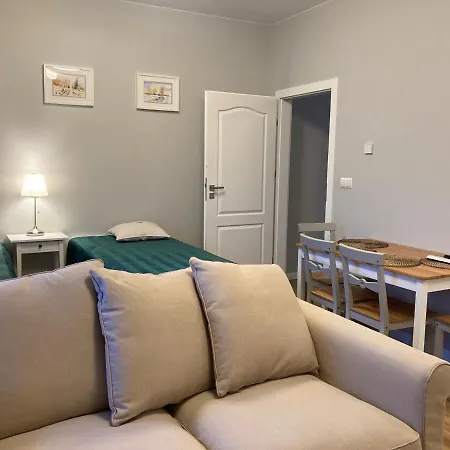 Black Lion Apartment Pcim
